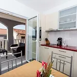 Bozana Apartamento *