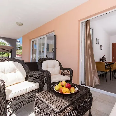 Bozana Apartment *