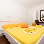 Апартаменти Bozana