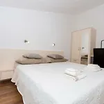 Bozana Апартаменти Трогір